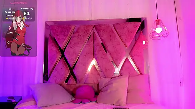 atenea taylor  online show from December 17, 6:50 am