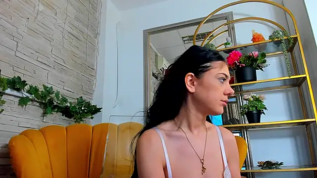 SerennaNoir online show from December 23, 6:17 am