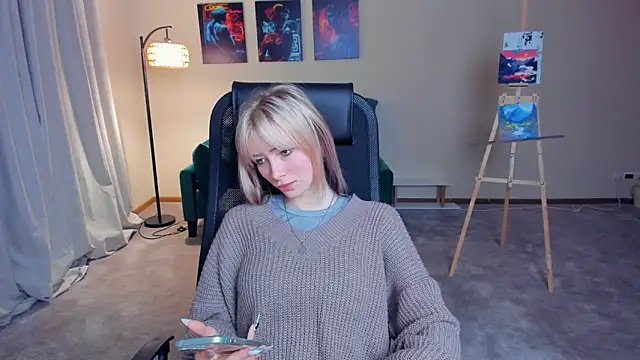 AuraMcvea online show from November 21, 7:54 am