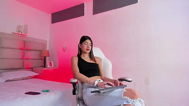 RenataMason online show from December 14, 1:06 pm