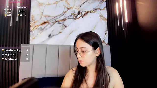 SophieeMoore online show from January 31, 7:11 pm