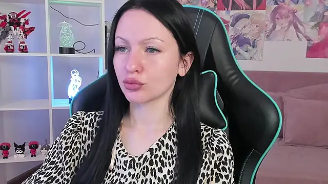 NaomiBlakes online show from January 8, 5:22 am