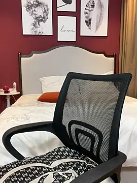 Queen-of-Love online show from January 7, 6:55 pm