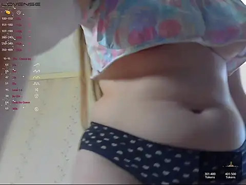 LustfulSarah online show from April 6, 5:36 pm