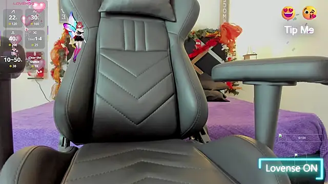 mask red girl online show from December 3, 1:13 pm