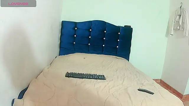 ashleey palmer online show from June 17, 3:57 pm