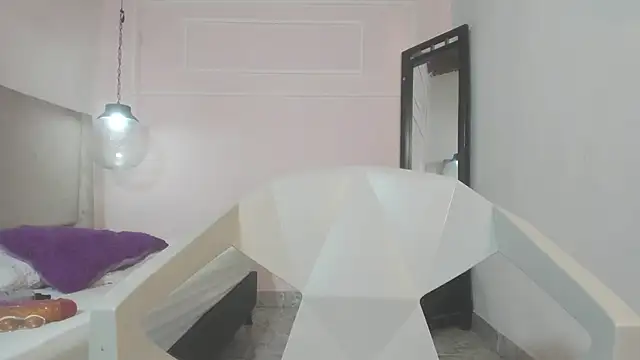 Izelevans online show from March 31, 12:27 pm