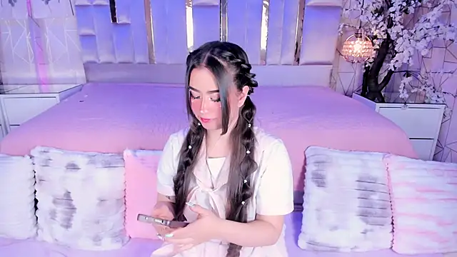 Naomistart online show from May 6, 6:06 am