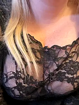 BelladonnaSkye online show from December 1, 7:38 pm