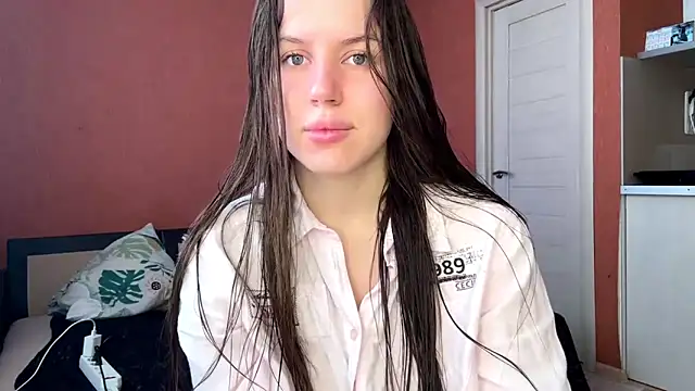 SanoraVillnave online show from February 17, 7:07 am