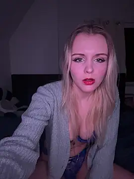 OfflineLizzy online show from March 1, 9:25 pm