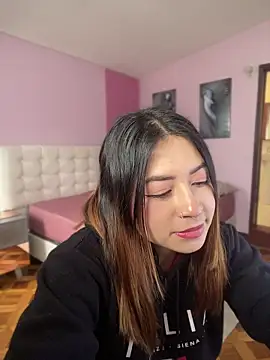 MaddieHunter online show from January 12, 1:27 pm