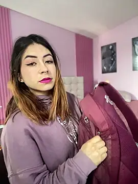 MaddieHunter online show from January 13, 2:32 pm