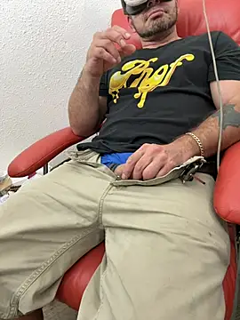 2addictivelyhorny online show from March 12, 6:21 pm