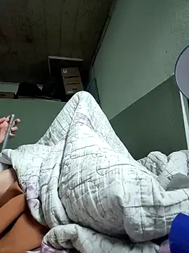 LianLaz online show from March 11, 2:31 pm