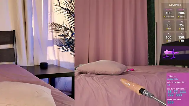 webpetite online show from April 18, 1:41 am