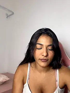 Laurapocahontas online show from November 28, 4:10 pm