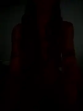 yourlovergirl2004 online show from January 6, 8:23 pm