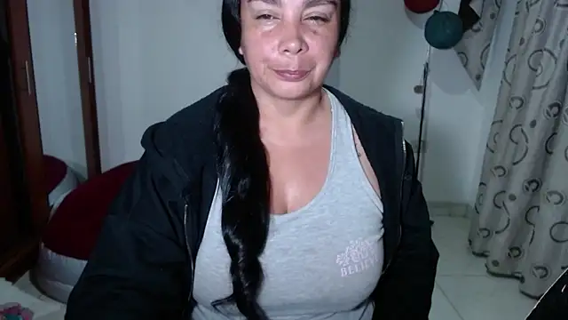 vivian-milf online show from February 23, 11:37 pm