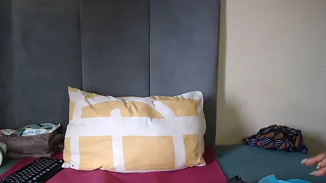 Chocolatebae86 online show from January 18, 8:43 am