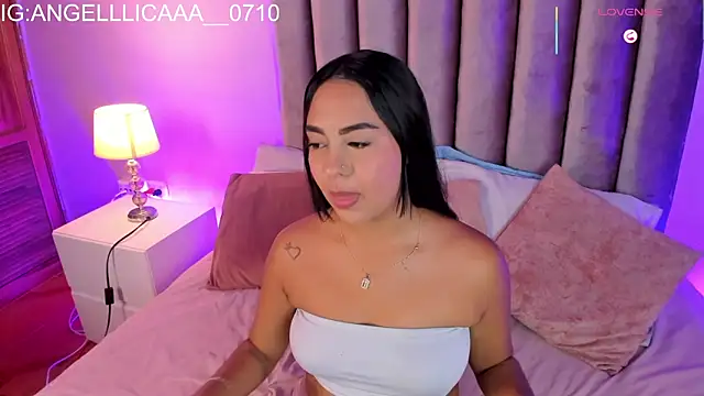 Little Angelica18 online show from February 21, 7:25 pm