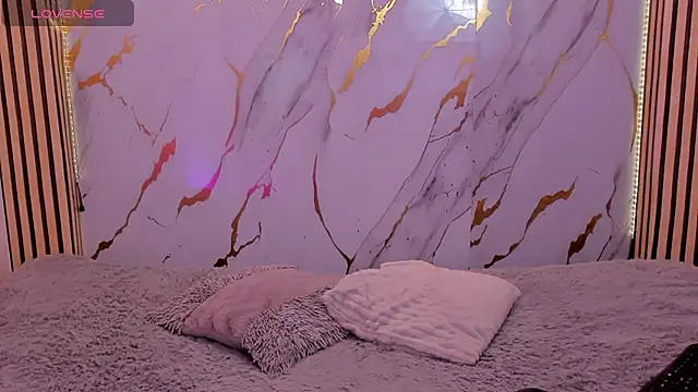 Dakota ferreti  online show from April 21, 12:45 pm