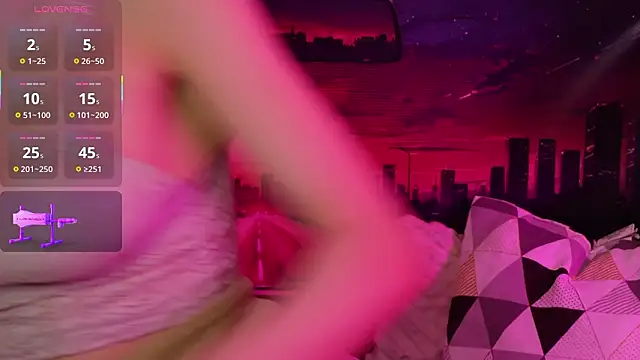 Moonliora online show from February 3, 6:12 pm