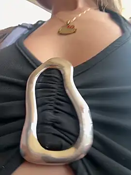 Vanneskk online show from March 30, 8:08 pm