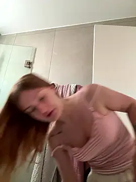 madlynginger online show from January 10, 2:33 pm