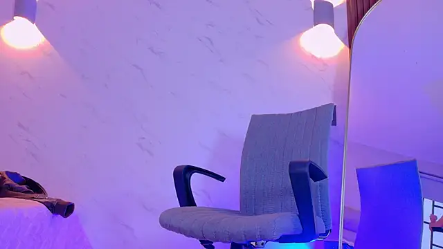 Mia Cullen online show from February 17, 11:42 am