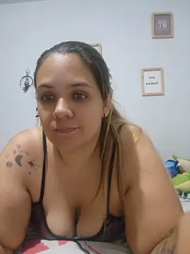 LoreinnFox online show from May 29, 4:43 am