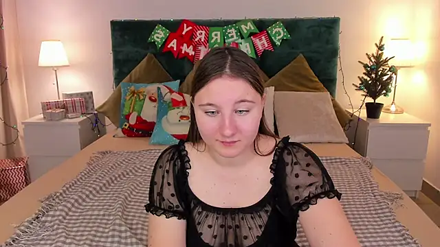 CuddlysKitty online show from December 23, 8:29 am