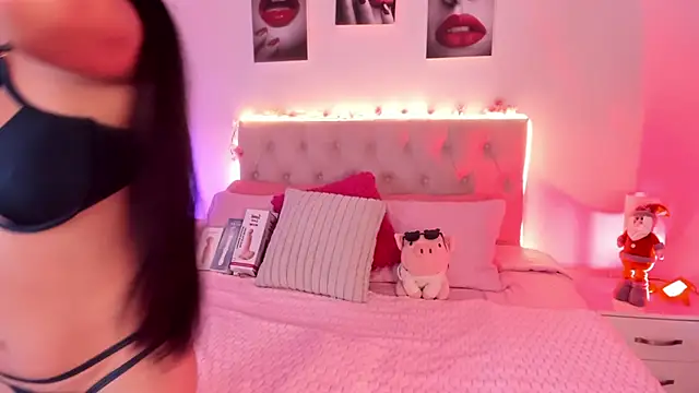 Charlotte rider  online show from December 19, 3:32 am