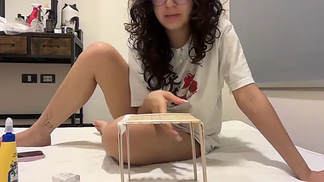 Alicatcua  online show from July 20, 2:47 am