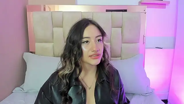 Nana  S online show from December 20, 3:21 am