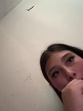 AngieG02  online show from December 13, 8:26 pm