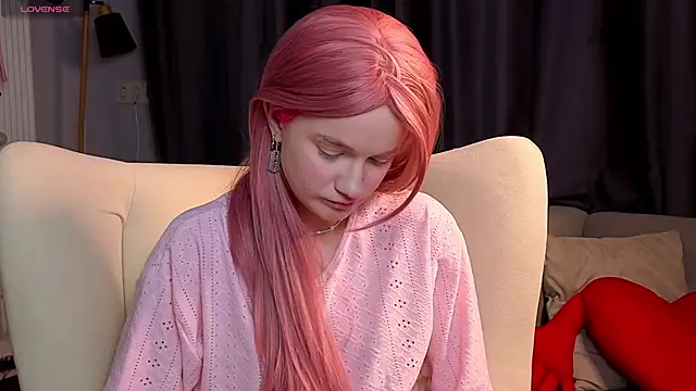 Kitty smalltits online show from January 15, 4:18 am