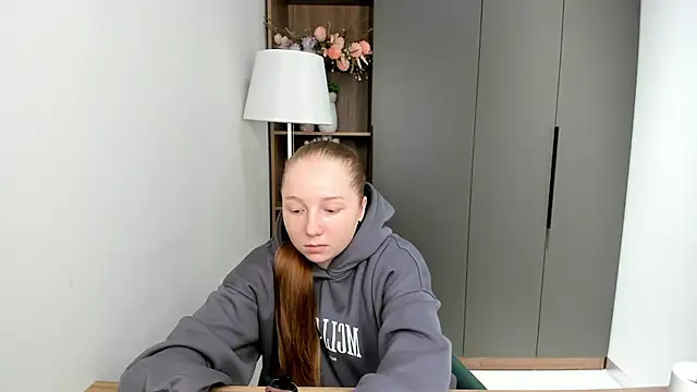 AdarnDeneui online show from December 2, 3:30 am