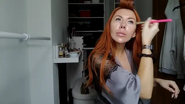 Emberreignedit online show from February 9, 9:22 am