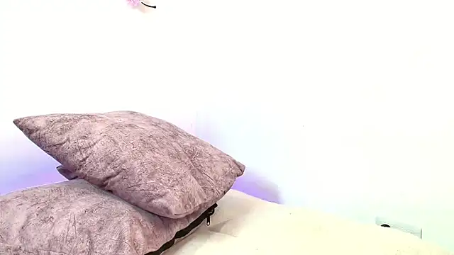 brunette candyy  online show from January 6, 5:38 pm