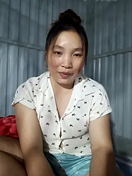 Evelyn-n online show from May 4, 1:59 pm