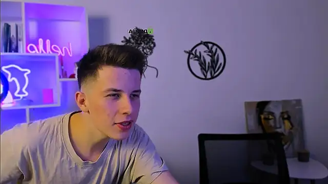 leo valor online show from February 15, 7:35 pm