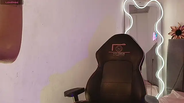 CHEERRY TAY1 online show from March 13, 7:37 pm