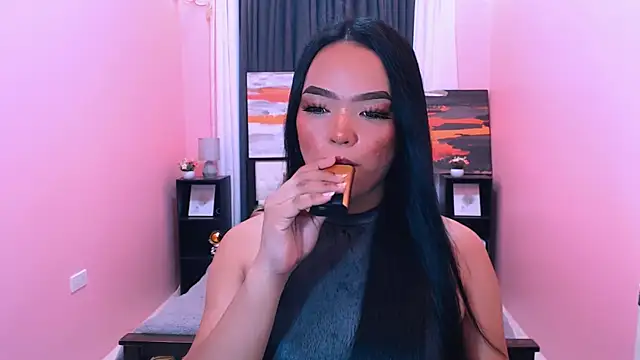 Fantacyloverr online show from March 24, 10:42 am