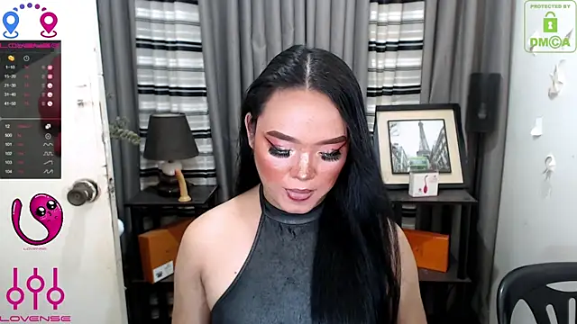 Fantacyloverr online show from April 28, 11:36 am