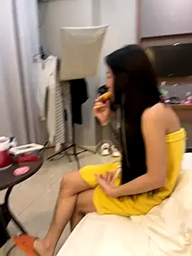 r-u-ok online show from December 4, 12:35 am