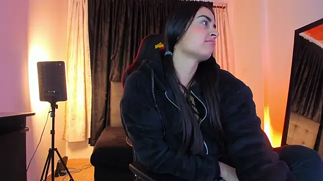 liaa herrera online show from December 3, 10:28 am