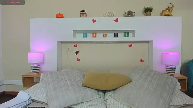 AnikaRomanoff  online show from April 16, 11:32 am