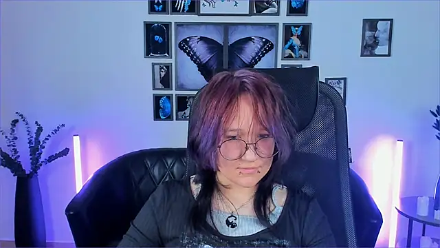 Sylvia Reed online show from January 11, 10:42 am