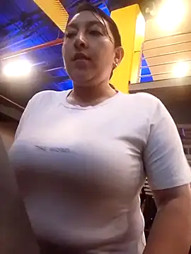 Valeria montana  online show from May 8, 10:40 am